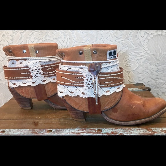 Vintage Frye Handcrafted Boho Booties size 10 M - Picture 3 of 13